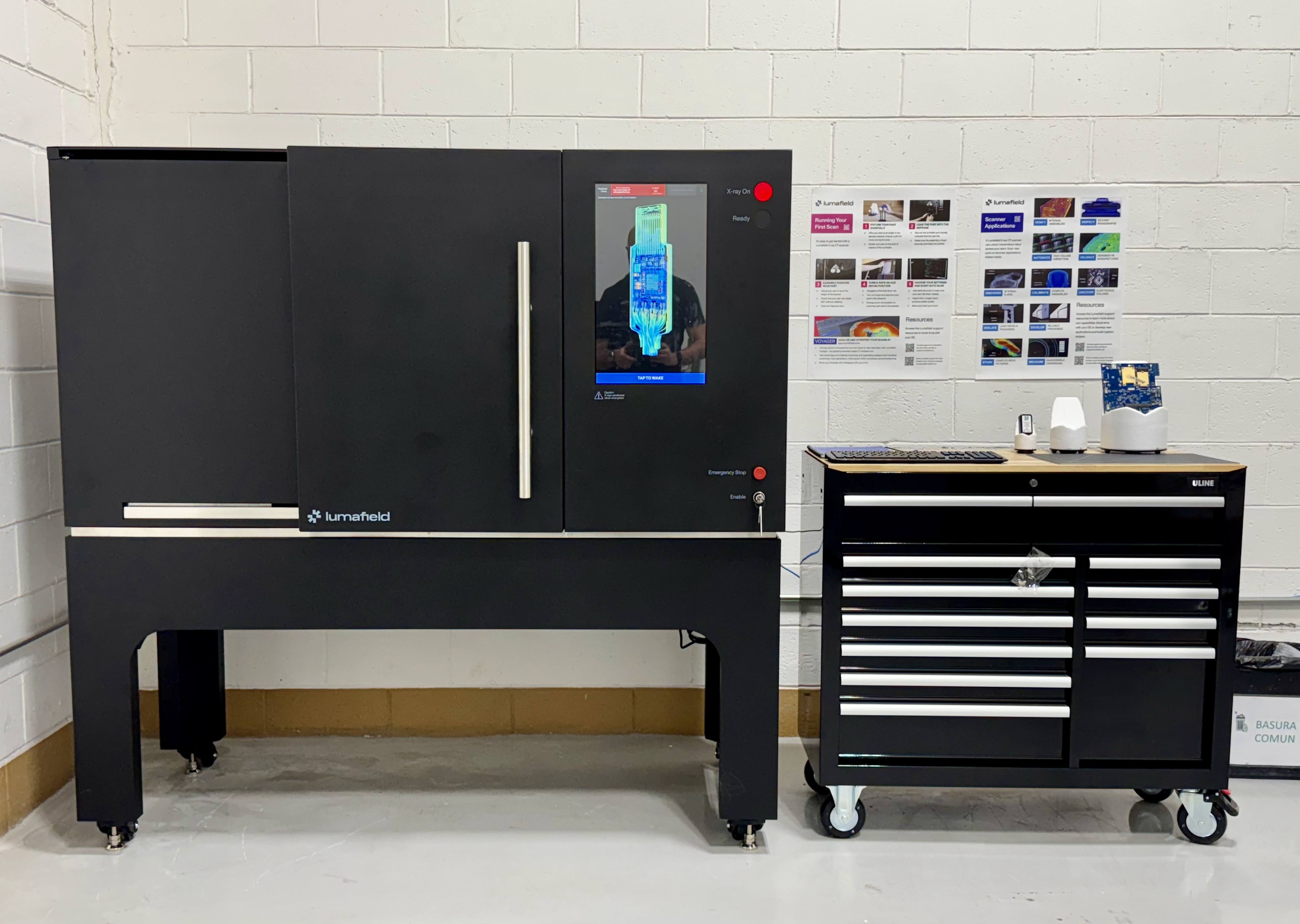 Neptune scanner scanning a part